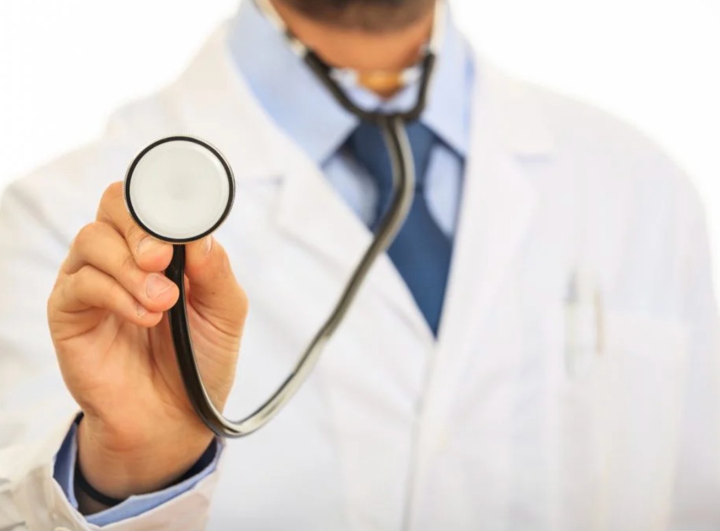 സ്വകാര്യ മേഖലയിലെ ഡോക്ടർമാർക്ക് പുതിയ നിയമം; സർക്കാർ മേഖലയിൽ നിർബന്ധിത സേവനം വേണമെന്ന് ആരോഗ്യമന്ത്രിയുടെ ഉത്തരവ്