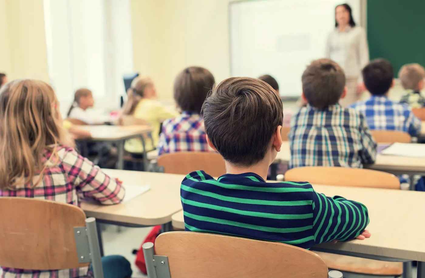 സ്വകാര്യ സ്കൂളുകളിലെ ജോലി സമയം കണക്കാക്കുന്നതിന് പുതിയ സംവിധാനം; മാൻപവർ അതോറിറ്റിയുടെ പ്രഖ്യാപനം