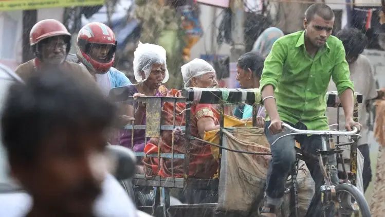 കുട എടുക്കണോ വേണ്ടയോ ആപ്പ് പറയും, തത്സമയ കാലാവസ്ഥ അറിയിപ്പുമായി കേരളത്തിന്റെ സ്വന്തം മൊബൈല്‍ ആപ്പ്
