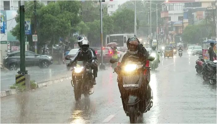 സംസ്ഥാനത്ത് മഴ കനക്കും; രണ്ട് ജില്ലകളില്‍ ഇന്ന് യെല്ലോ അലര്‍ട്ട്