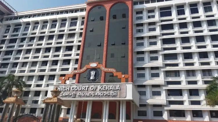വിവാഹ ചടങ്ങുകളിലും സര്‍ക്കാര്‍ പരിപാടികളിലും പ്ലാസ്റ്റിക് വേണ്ട; ഒക്ടോബര്‍ രണ്ടു മുതല്‍ നിരോധനം നടപ്പാക്കാന്‍ ഹൈക്കോടതി ഉത്തരവ്
