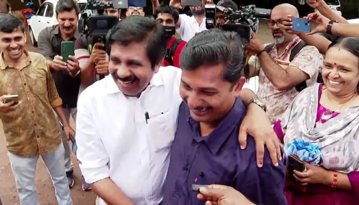 ആദ്യ രണ്ട് മണിക്കൂര്‍ പിന്നിടുമ്ബോള്‍ നിലമ്ബൂരില്‍ 8 ശതമാനം പോളിങ്; പരസ്പരം ആശ്ലേഷിച്ചും ആശംസകള്‍ അറിയിച്ചും സ്വരാജും ഷൗക്കത്തും