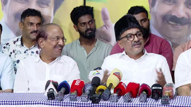 നിലമ്ബൂര്‍ ഉപതെരഞ്ഞെടുപ്പിനിടെ അൻവറിനെ ക്ഷണിച്ച്‌ പരിപാടി നടത്തി, പഞ്ചായത്ത് വൈസ് പ്രസിഡൻ്റടക്കം 4 പേരെ ലീഗ് പുറത്താക്കി
