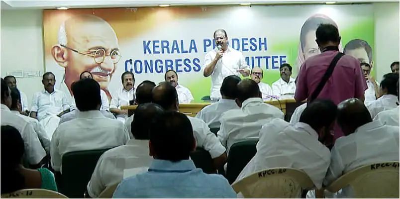 മുഖ്യമന്ത്രി സ്ഥാനത്തിനായുള്ള പിടിവലി; കോണ്‍ഗ്രസ് നേതൃത്വത്തിനെതിരെ രാഷ്ട്രീയകാര്യ സമിതി യോഗത്തില്‍ വിമര്‍ശനം