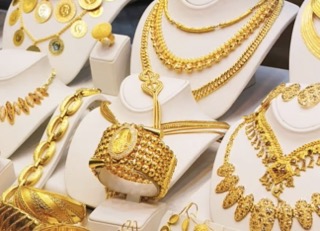 കുവൈറ്റിൽ ഇനി സ്വർണ്ണമോ ആഭരണങ്ങളോ പണം കൊടുത്ത് വാങ്ങാനാകില്ല 