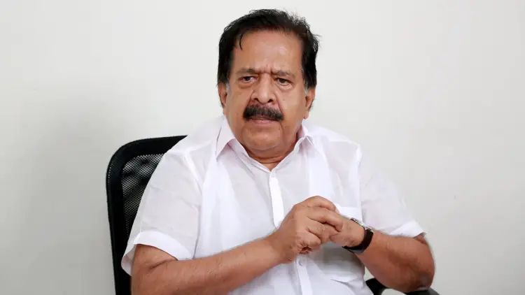 അന്‍വറിനെ കൂടെക്കൂട്ടാന്‍ താനും കുഞ്ഞാലിക്കുട്ടിയും അവസാനം വരെ ശ്രമിച്ചിരുന്നു: രമേശ് ചെന്നിത്തല