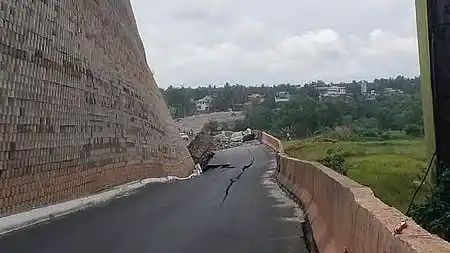 ദേശീയപാത തകര്‍ച്ച; എന്‍എച്ച്‌എഐ ഇടക്കാല റിപ്പോര്‍ട്ട് സമര്‍പ്പിക്കണം, ഒരാഴ്ച സമയം നല്‍കി ഹൈക്കോടതി