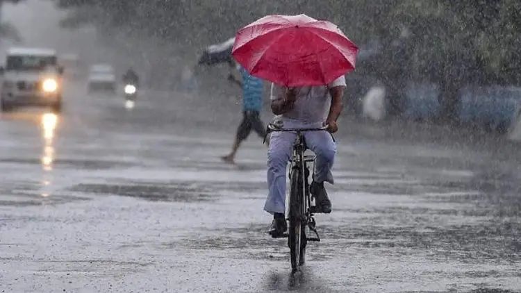 ഇരട്ട ചക്രവാതച്ചുഴി; വരുന്നു വ്യാപക മഴ, കൂടുതല്‍ ജില്ലകളില്‍ യെല്ലോ അലര്‍ട്ട്