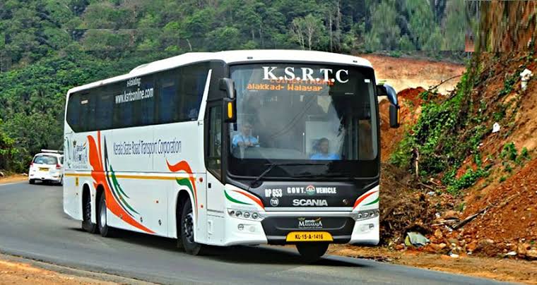 ബുക്ക് ചെയ്ത ബസ് റദ്ദാക്കി,റീഫണ്ടും ചെയ്തില്ല; ഒടുവിൽ 82555 രൂപ നഷ്ടപരിഹാരം നൽകി KSRTC
