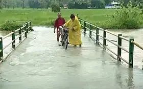 നദികള്‍ കരകവിയുന്നു, വെള്ളക്കെട്ട് രൂക്ഷം; മഴക്കെടുതിയില്‍ വലഞ്ഞ് കേരളം, നാല് മരണം