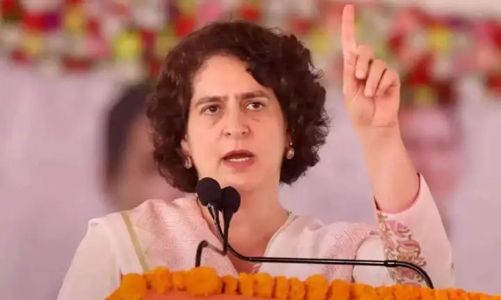 പഹല്‍ഗാമിലെ വീഴ്ചയില്‍ കേന്ദ്രസര്‍ക്കാരിന് മൗനം, കശ്മീര്‍ ശാന്തമെന്ന് സര്‍ക്കാര്‍ പ്രചരിപ്പിക്കുന്നു: പ്രിയങ്ക ഗാന്ധി