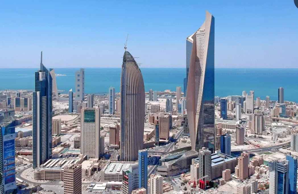 കുവൈത്ത് റിയൽ എസ്റ്റേറ്റ് വിപണി പരിവർത്തന ഘട്ടത്തിൽ: സ്വകാര്യ ഭവന മേഖലയിൽ വിലയിടിവ്; വാണിജ്യ-നിക്ഷേപ മേഖലകളിൽ വൻ കുതിപ്പ്