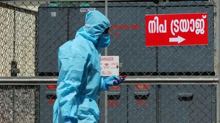 നിപ: യുവതിയെ കോഴിക്കോട് മെഡിക്കല്‍ കോളജിലേക്ക് മാറ്റി; ആരോഗ്യനില ഗുരുതരം