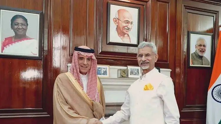 ഇന്ത്യ-പാക് സംഘര്‍ഷം: സൗദി വിദേശകാര്യ സഹമന്ത്രി തിടുക്കപ്പെട്ട് ഡല്‍ഹിയില്‍, ഇറാന്‍ മന്ത്രിയും തലസ്ഥാനത്ത്