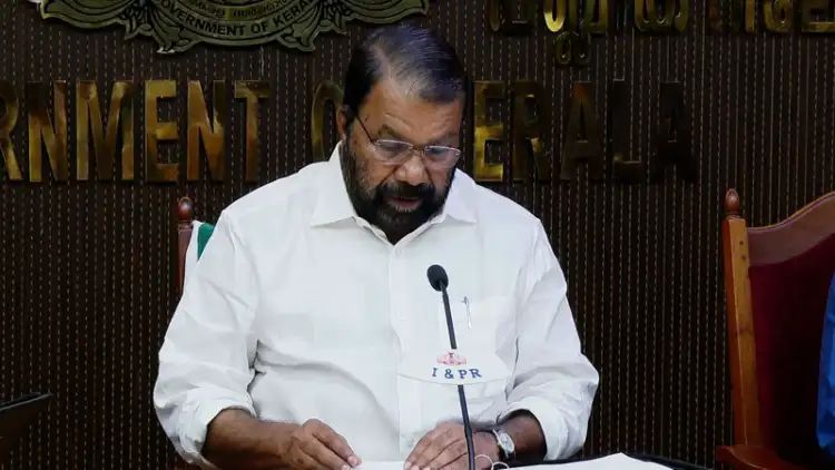 എസ്‌എസ്‌എല്‍സി ഫലം പ്രഖ്യാപിച്ചു; 99.5 വിജയ ശതമാനം, 61449 പേര്‍ക്ക് ഫുള്‍ എപ്ലസ്, കൂടുതല്‍ എപ്ലസ് കിട്ടിയത് മലപ്പുറത്ത്