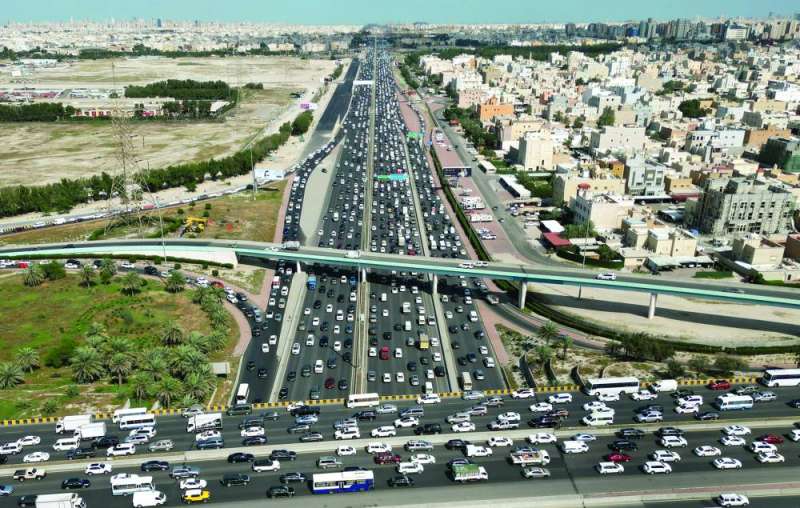 Highways, main roads witness movement of million cars at a time