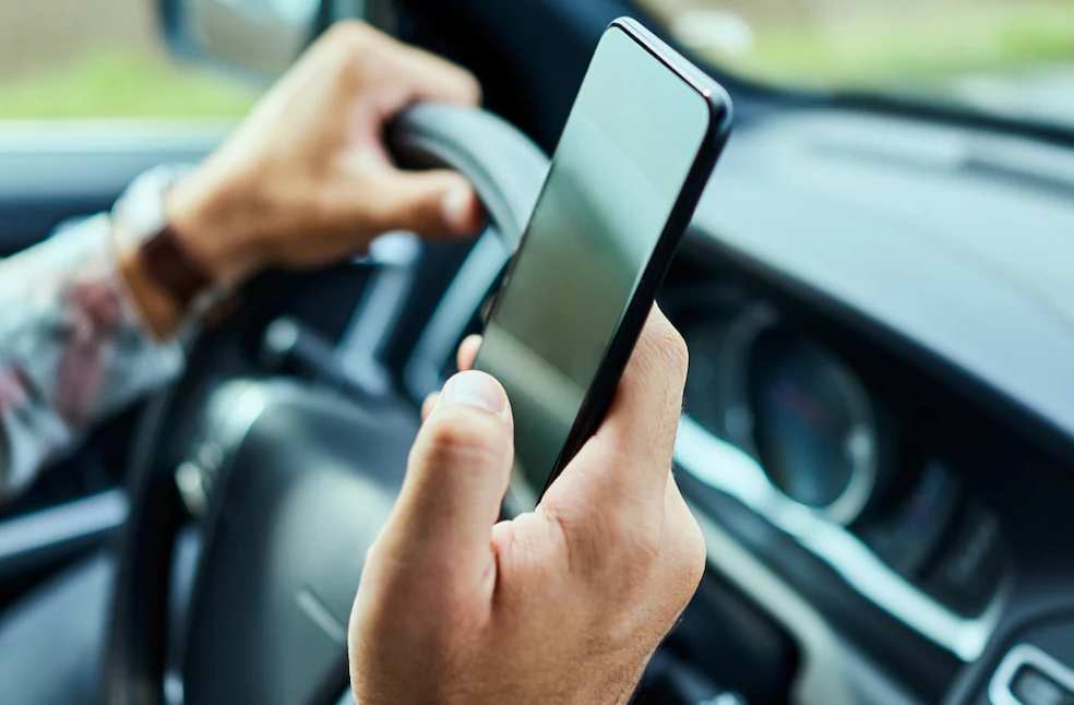 Saudi Arabia Cracks Down on Unlicensed Taxi Services with Heavy Fines and Deportation