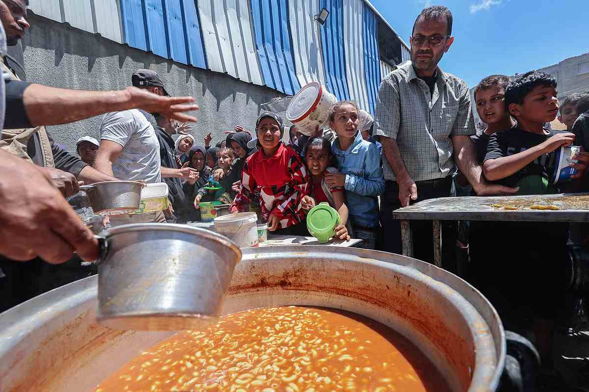 UAE Resumes Urgent Gaza Aid Airdrops Amid Deepening Humanitarian Crisis