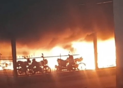 Over 150 two-wheelers gutted in fire at Varanasi’s Cantt railway station