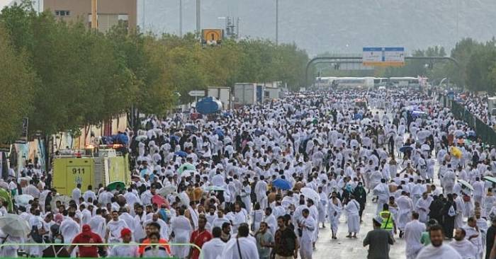 Pilgrims Arrive in Mina Ahead of Arafat Gathering Tomorrow
