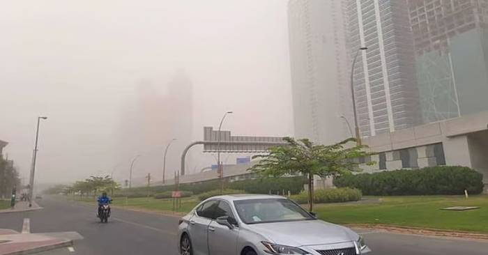 Driving Safely in UAE Sandstorms: 5 Essential Tips