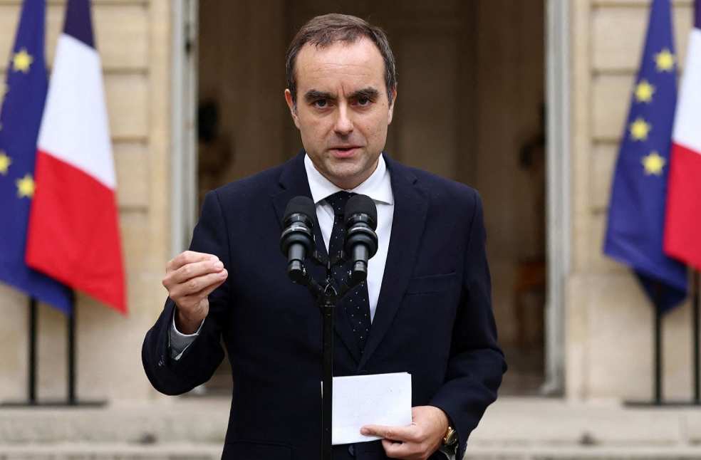 France in Political Turmoil as Prime Minister Resigns After Just 27 Days