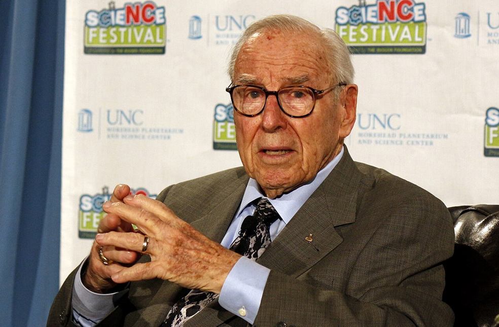 Apollo 13 Commander Jim Lovell Dies at 97